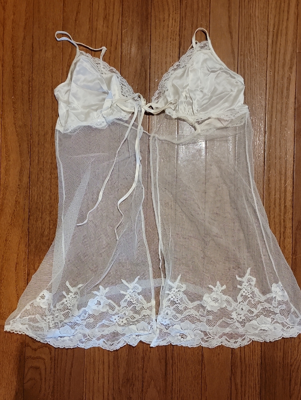 Vintage Victoria's Secret Lace & Satin Chemise Nightwear - White